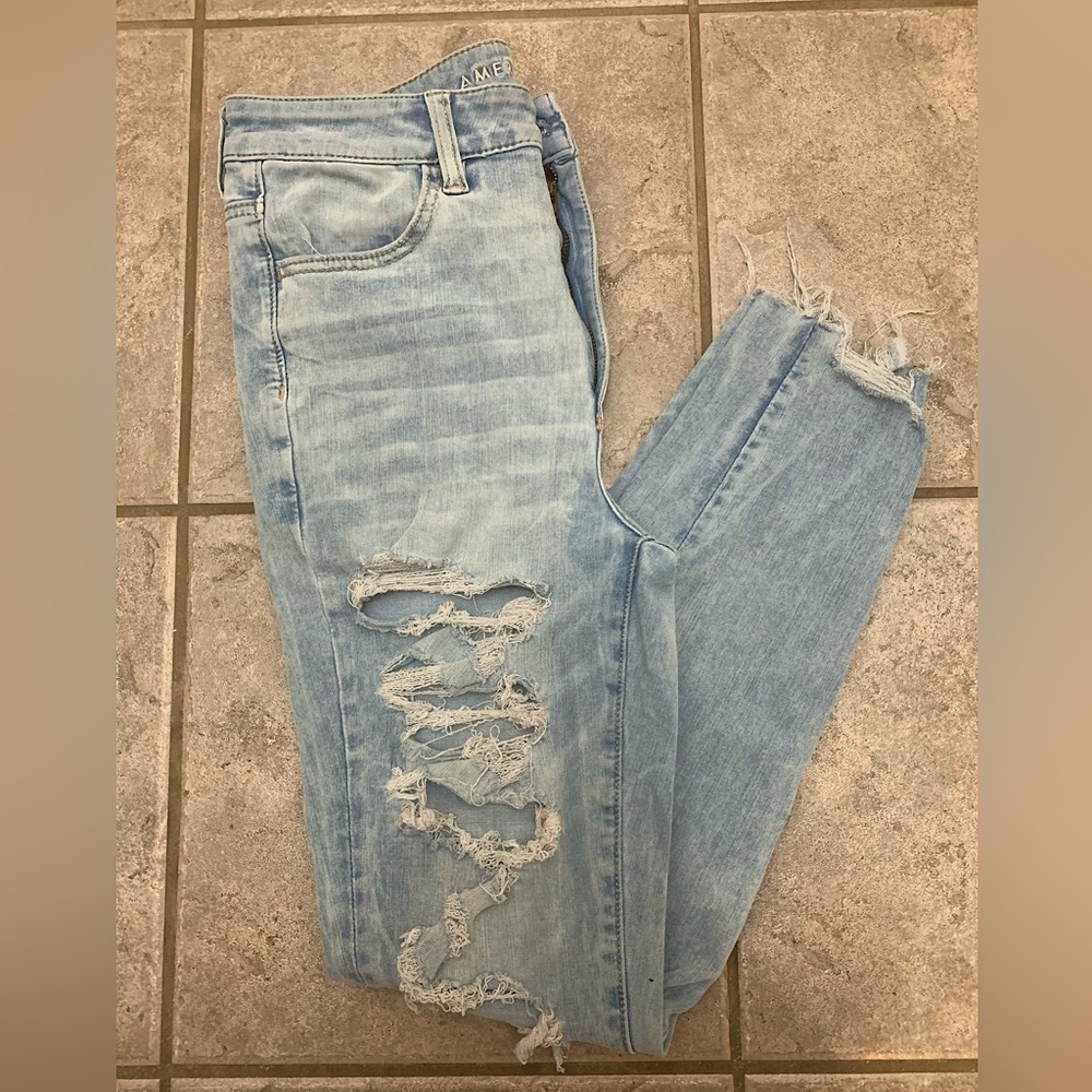 American Eagle Distressed Jeans